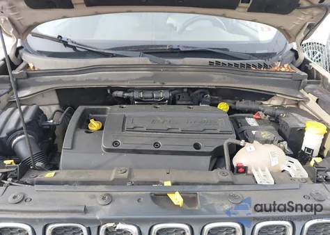 2015 Jeep Renegade Latitude z USA, uszkodzony, nr VIN ZACCJABH0FPB76018